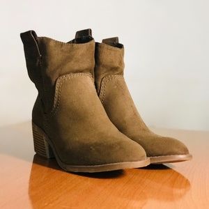 Women’s Olive Green Bootie’s